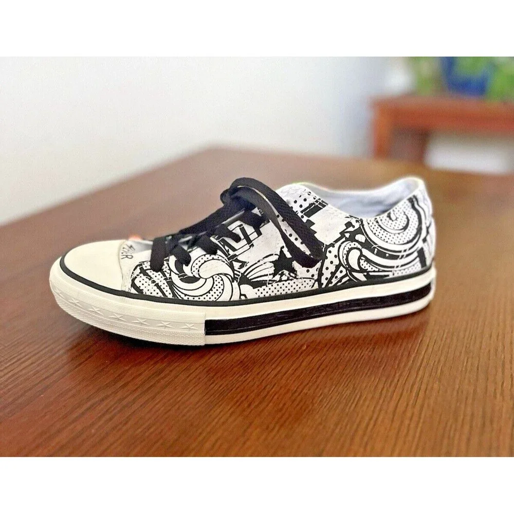 Converse One Star Graffiti Sneakers Black White Multicolor Women’s Size 7 MINT